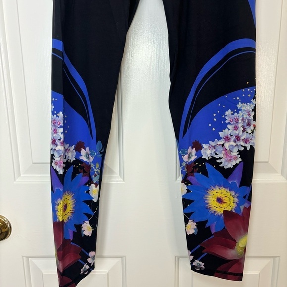 Sweaty Betty Cropped Power Floral Leggings Size Small - Picture 3 of 9